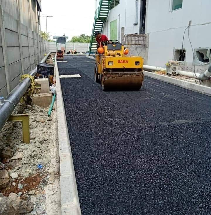 Pengaspalan Jalan di Lombok