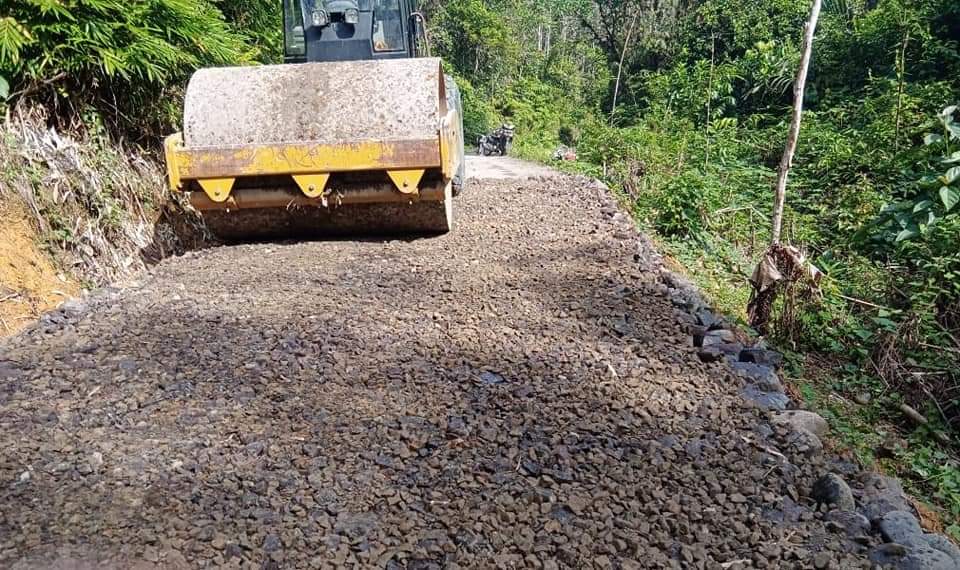 Pengaspalan Jalan di Lombok